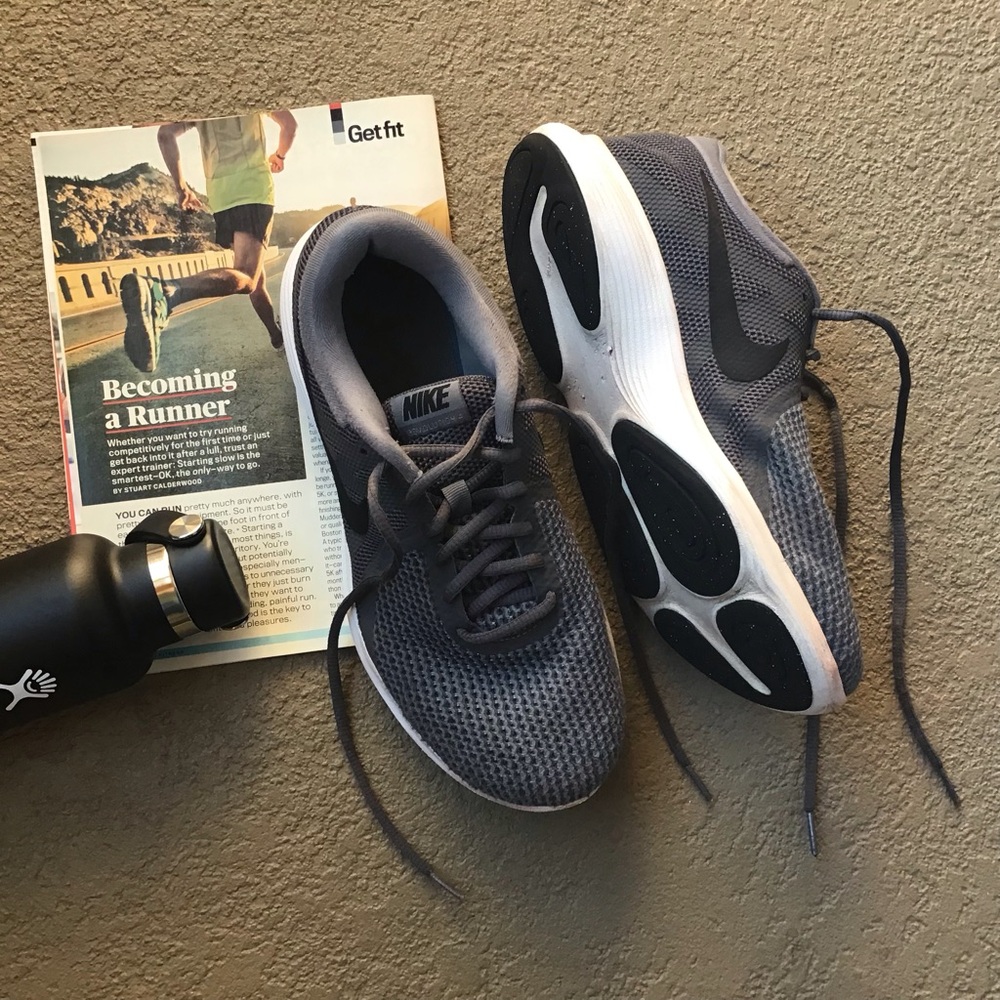 Nike Revolution 4 Men's Running Shoes, Size 8.5W